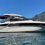 Huswell - Bateau Coco Luxury Yacht Stay In Antwerp
