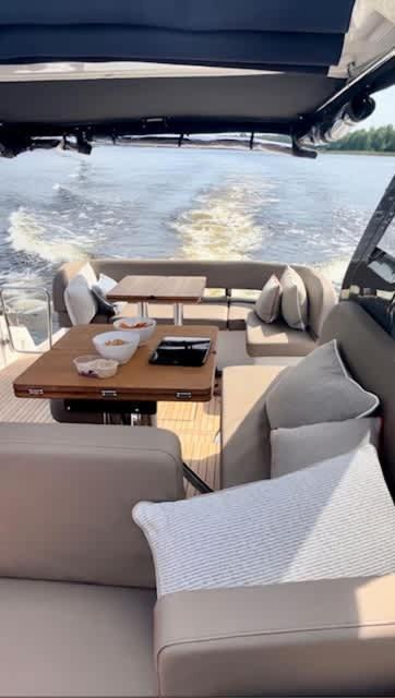 Huswell - Bateau Coco Luxury Yacht In