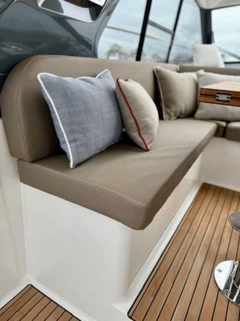 Botel Huswell - Bateau Coco Luxury Yacht In