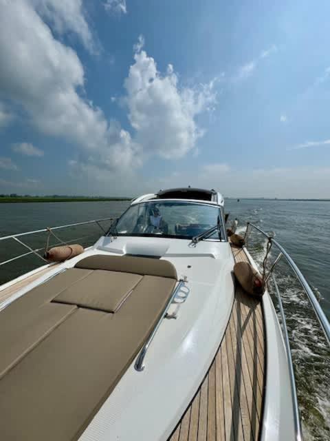 Huswell - Bateau Coco Luxury Yacht In Botel *