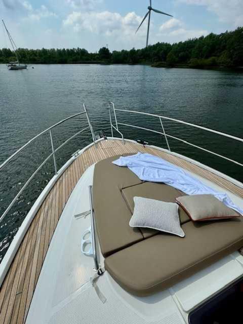 Botel Huswell - Bateau Coco Luxury Yacht In *