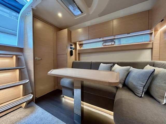 Botel Huswell - Bateau Coco Luxury Yacht In Antwerpen